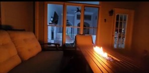 Interior - Private Luxury Retreat, 5 Beds, Spa Jacuzzi, Sleeps Large Groups (Atlanta)