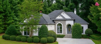 Private Luxury Retreat, 5 Beds, Spa Jacuzzi, Sleeps Large Groups