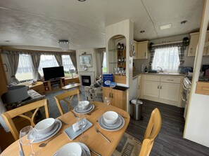 Dining - Walsh's Holiday Park - The Sapphire (Skegness)