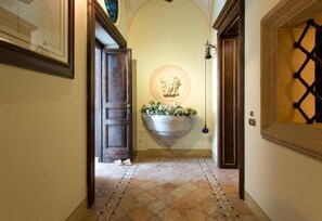 Interior - Palazzo Nobili (Capri)