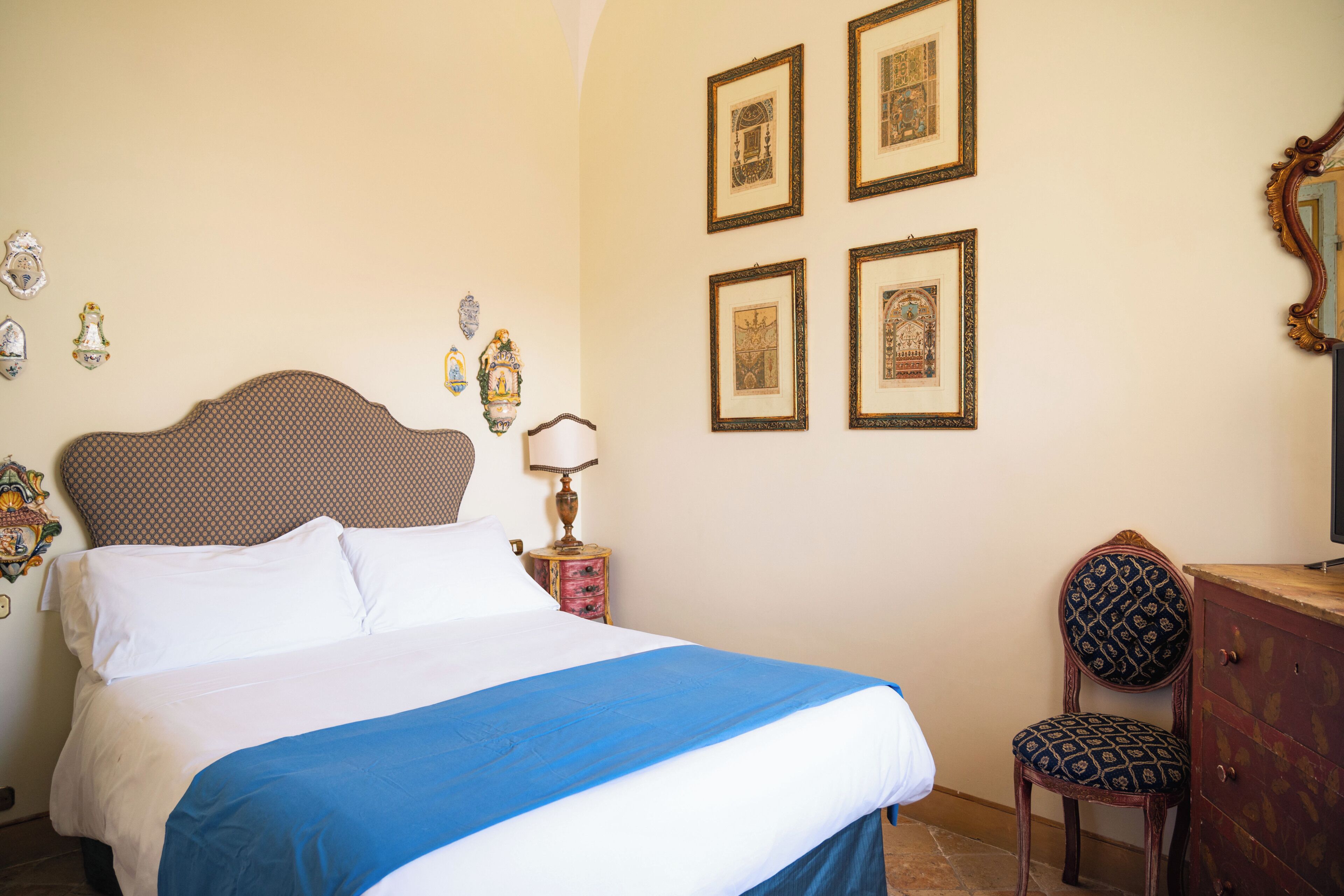 Comfort Room | Blackout curtains, iron/ironing board, free WiFi