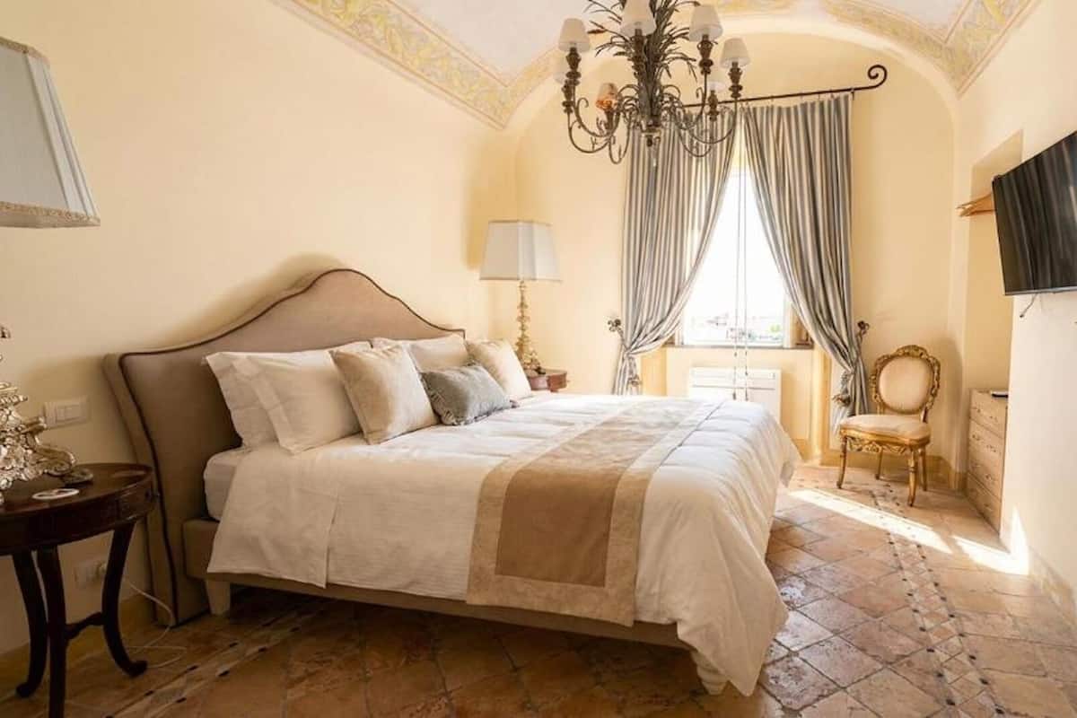 ห้องดีลักซ์, วิวทะเล | ผ้าม่านกันแสง, เตารีด/โต๊ะรีดผ้า, Wi-Fi ฟรี