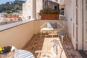 Deluxe Room, Sea View, Corner | Terrace/patio