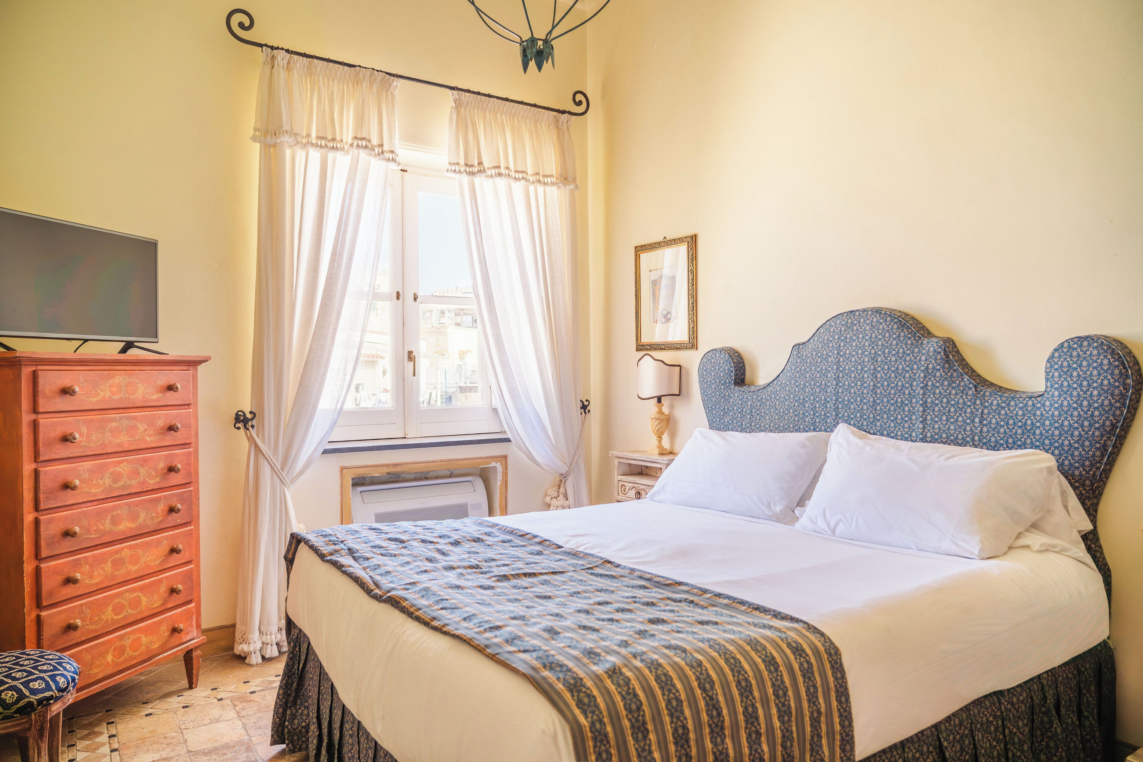 Junior Room | City view