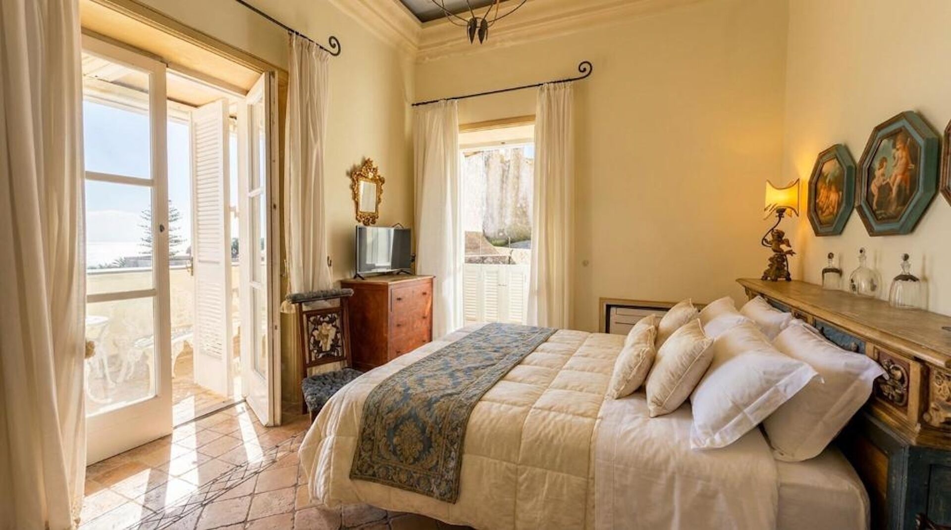 Deluxe Room, Sea View, Corner