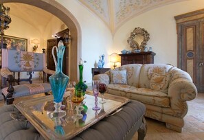 Interior - Palazzo Nobili (Capri)