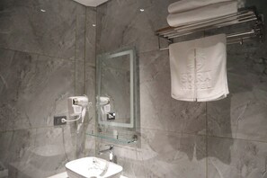 Premium Studio, City View | Bathroom - Sora Hotel (Phu Quoc)