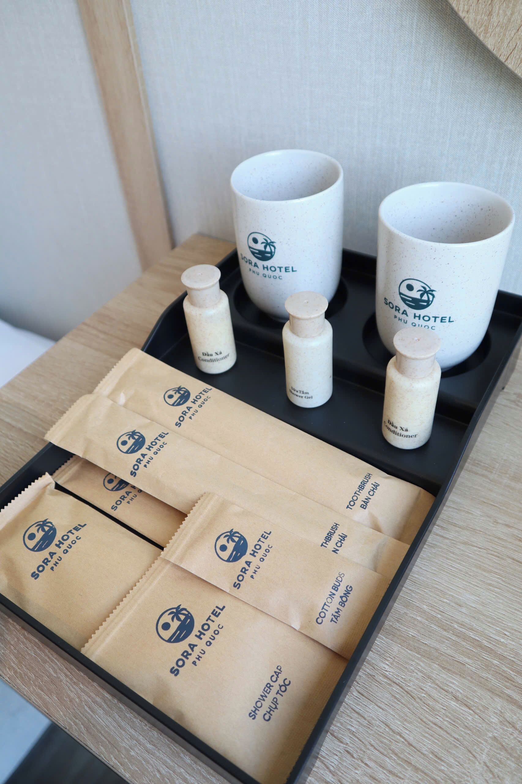 Premium Studio, City View | Bathroom amenities