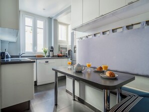Private kitchen - 2 BEDROOM FLAT NEAR EIFFEL TOWER 110 sqm (Paris)