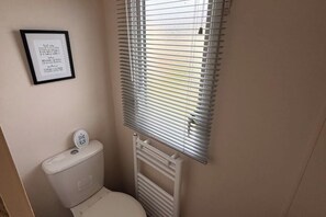 Shower - Palm Grove 118 - Golden Palm Resort (Skegness)