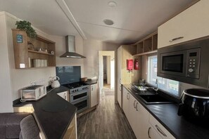 Private kitchen - Palm Grove 121 - Golden Palm Resort (Skegness)