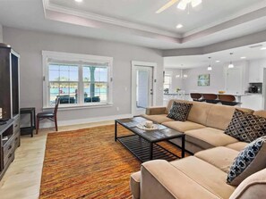 Smart TV - 🐾🌞Lakefront 4BR Home w/ Private Pool | Pet Friendly | Jamaican Lakes 22 (Panama City Beach)