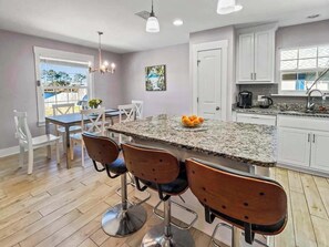 Dining - 🐾🌞Lakefront 4BR Home w/ Private Pool | Pet Friendly | Jamaican Lakes 22 (Panama City Beach)