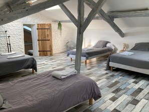 Iron/ironing board, WiFi