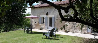 Gîte Cabosse 13 pers. avec Piscine A la découverte du Périgord Dordogne