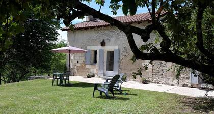 Gîte Cabosse for 13 Guests with Pool – Discover the Périgord Dordogne