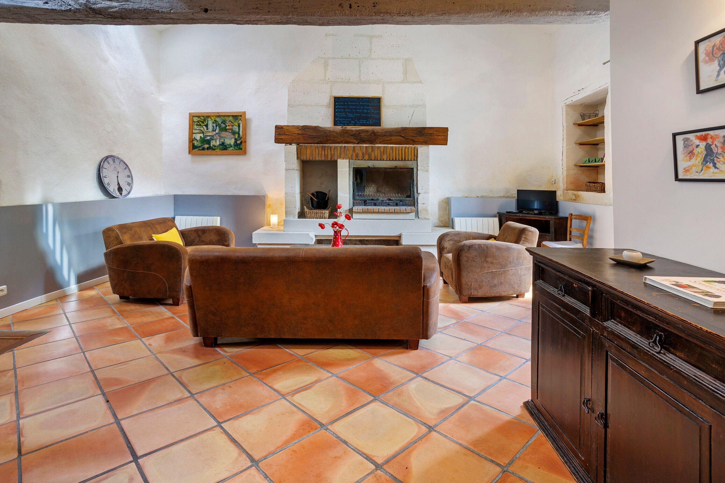 TV, fireplace, DVD player