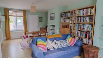 Cottage | Living area