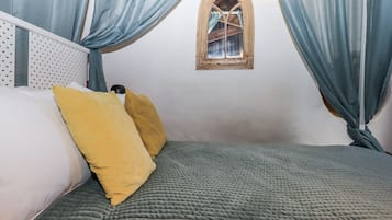 1 bedroom, individually decorated, individually furnished, free WiFi