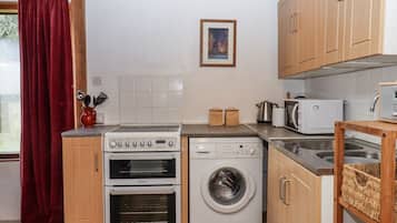 Cookware/dishes/utensils