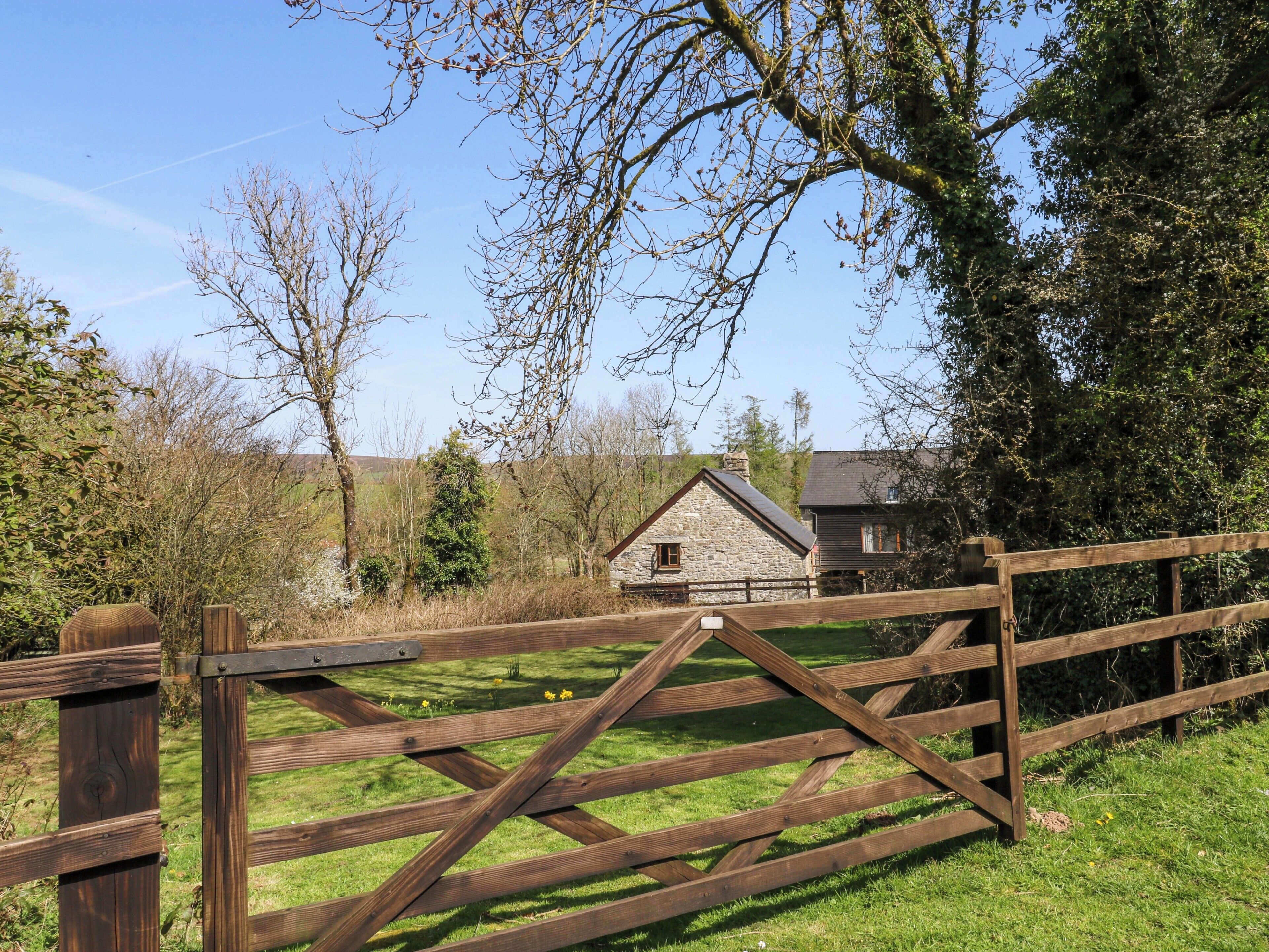 Cottage | Property grounds