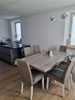 Dining - Large cozy house with 5 rooms and beautiful garden 5 minutes from the lake (Colico)