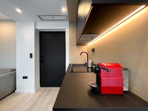 Junior Double Room, Sea View | Private kitchen - Anghel Hotel (Glifada)