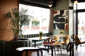 Restaurant - Anghel Hotel (Glifada)