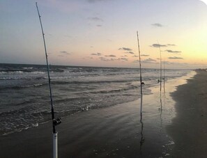 Beach - Your Coastal Getaway:3BR/2BA Beach Retreat (Bolivar Peninsula)