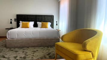 Family Suite, Courtyard View | Soundproofing, free cots/infant beds, free WiFi, bed sheets