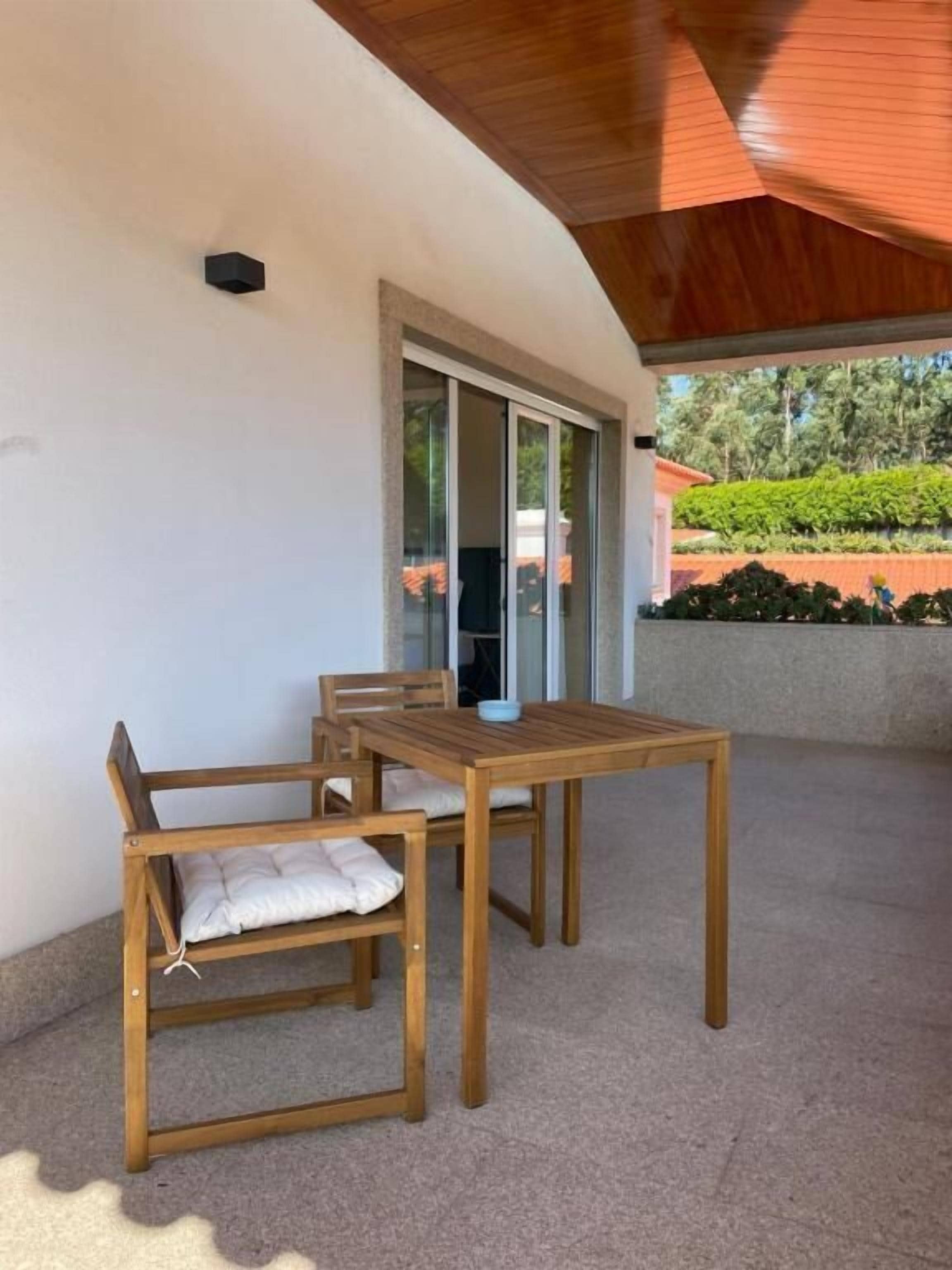 Deluxe-Suite, Balkon, Blick auf den Innenhof | Speisen im Freien