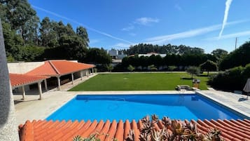 Seasonal outdoor pool, pool umbrellas, sun loungers