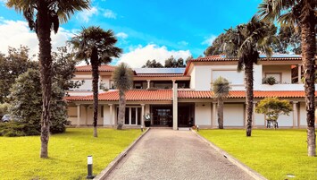 Fachada da propriedade