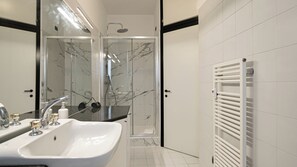 Shower, hair dryer, bidet - Italianway Easy - Boncompagni 2 (Milan)
