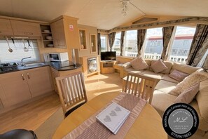 Living area - Palm Grove 132 - Golden Palm Resort (Skegness)