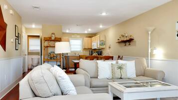 House, Multiple Beds (Barrier Dunes 134 - 91 Cape Escape II) | Living area