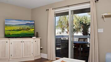 House, Multiple Beds (Barrier Dunes 416 - 67 Cape Escape I) | Living area