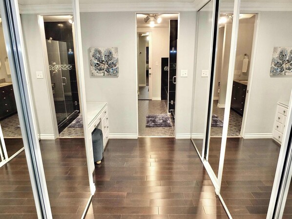 Interior - LB Peninsula Steps to Beach, Close to World Cup (Long Beach)