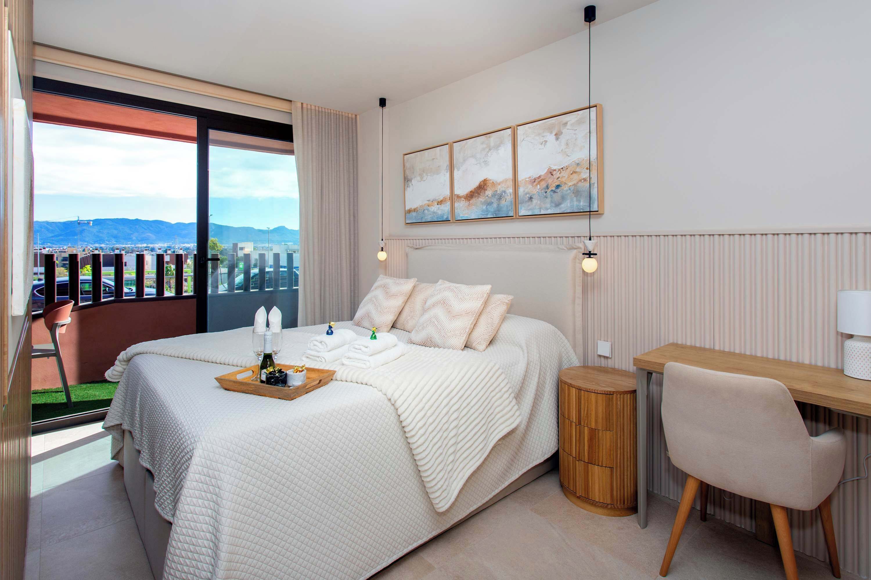 Desk, iron/ironing board, WiFi, bed sheets