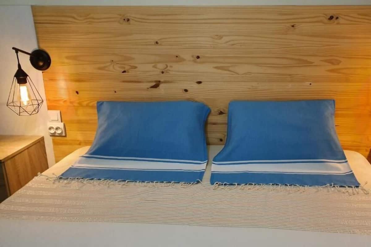 Chambre Double Confort, 1 grand lit | Wi-Fi gratuit