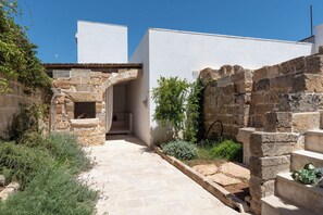 Property grounds - Charming homes with 3 private pools & SPA in Salento.
Breakfast included. (Miggiano)