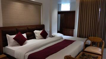 Superior kamer | Een bureau, een laptopwerkplek, gratis wifi