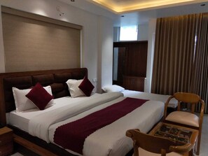 Superior kamer | Een bureau, een laptopwerkplek, gratis wifi