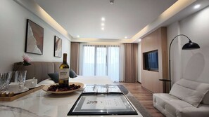 Apartment | Living room - Sleek Apartment in the Heart of Piraeus (Piraeus)