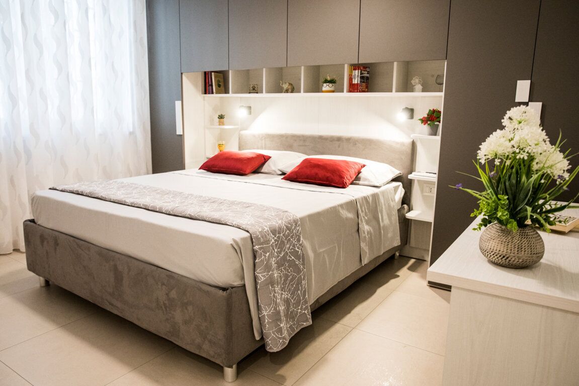 2 bedrooms, desk, iron/ironing board, WiFi (free)