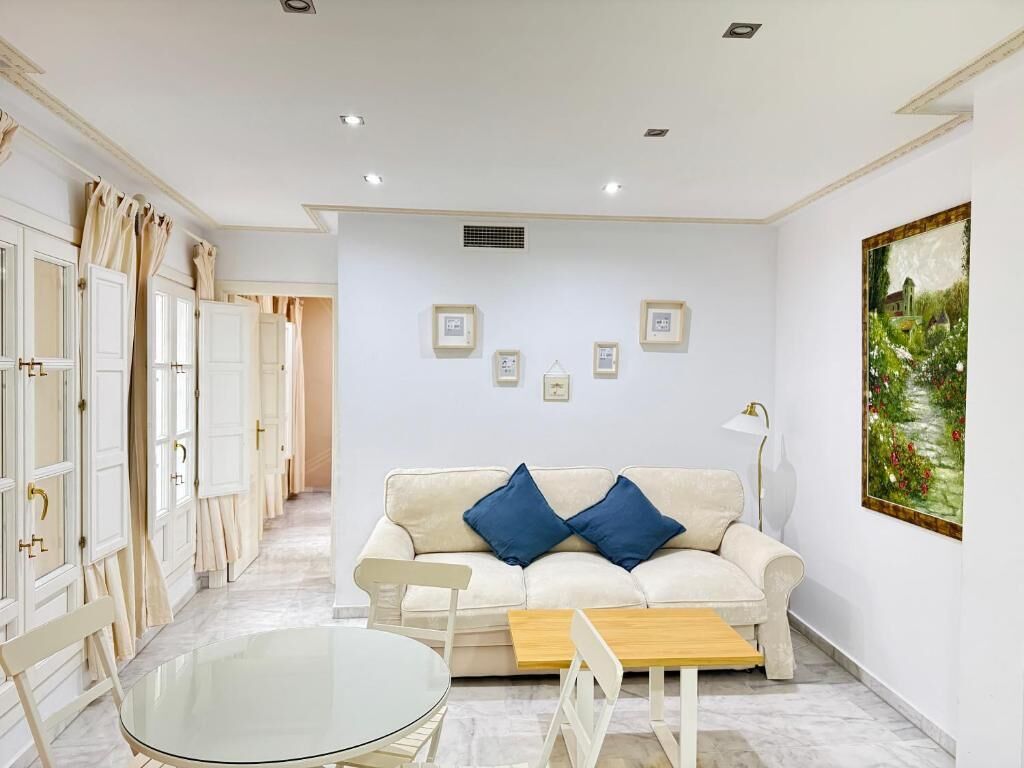 Appartement, balcon, vue ville | Coin séjour