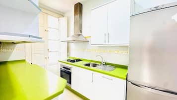 Apartment, Balcony, City View | Private kitchen