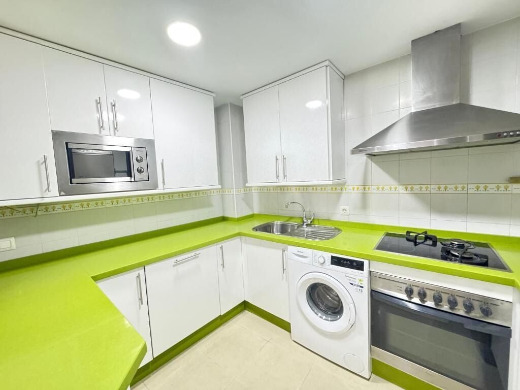 Apartment, Balkon, Stadtblick | Eigene Küche | Kühlschrank, Mikrowelle, Ofen, Herdplatte