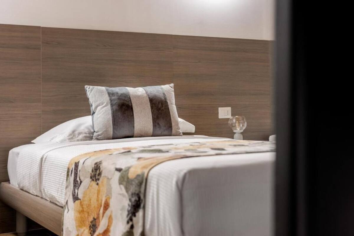 Pengeskab på værelset, strygejern/strygebræt, gratis Wi-Fi