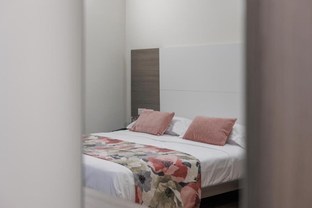 Pengeskab på værelset, strygejern/strygebræt, gratis Wi-Fi